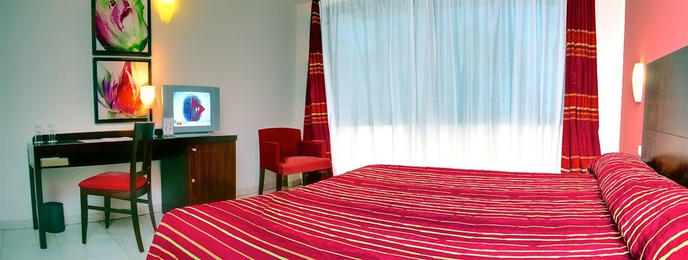 โฮเต็ล เบลล์ปิแอร์ Hotel แซงต์-เดอนี ภายนอก รูปภาพ